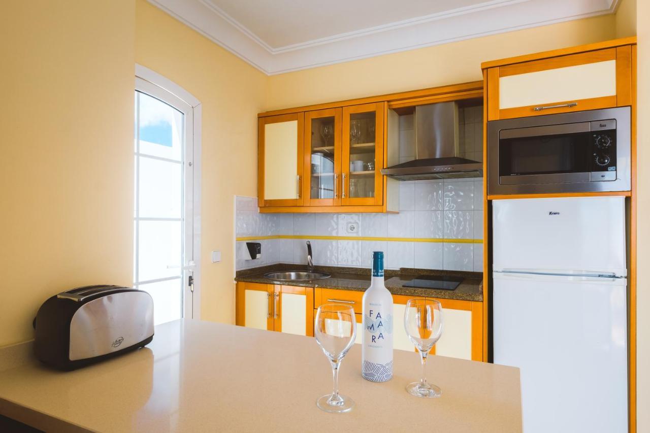 Apartamentos Livvo Coloradamar 플라야블랑카 외부 사진