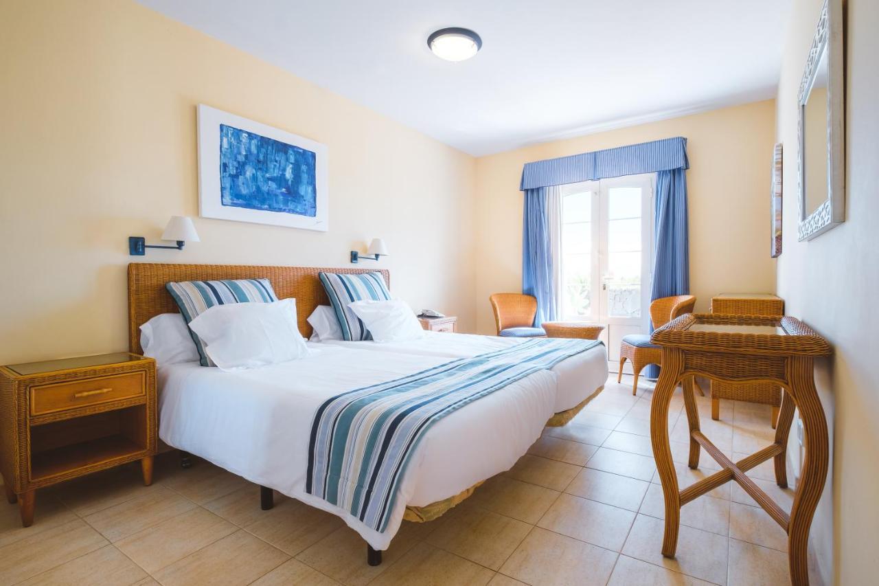 Apartamentos Livvo Coloradamar 플라야블랑카 외부 사진